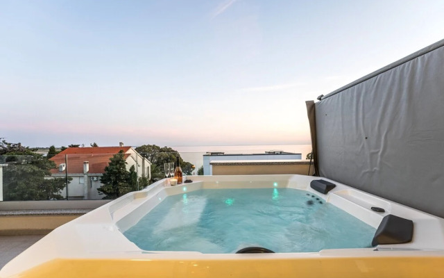 Penthouse Apartment Perla with Jacuzzi