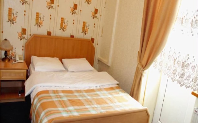 Guest House INN & Hostel