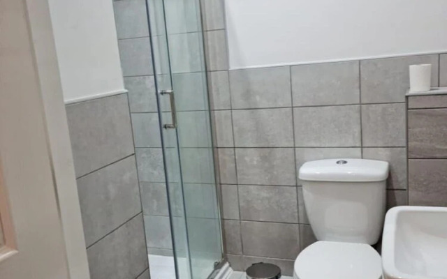 Impeccable 4-bed House Near Manchester City Centre