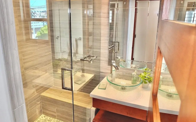 Beachside Sanctuary Lovely 3 BDR Steps to Ocean!