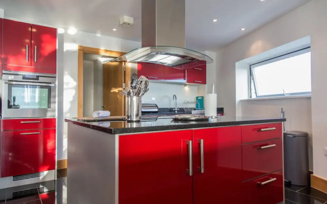 Just Stay Wales – Meridian Quay Penthouses