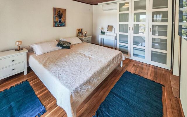 Amazing Home in Omisalj With Jacuzzi, Wifi and 4 Bedrooms