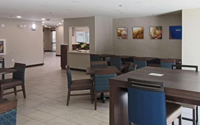 Comfort Inn & Suites