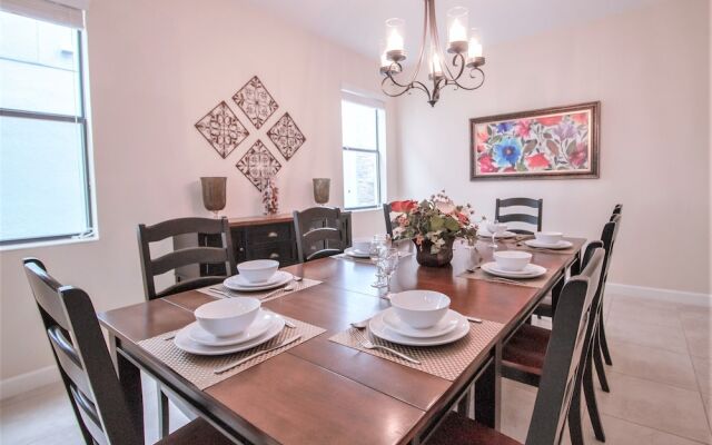 Champions Gate 9027 B