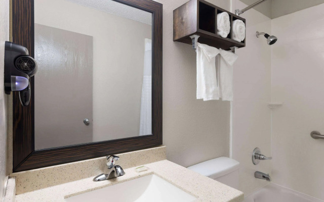 Days Inn by Wyndham Miami