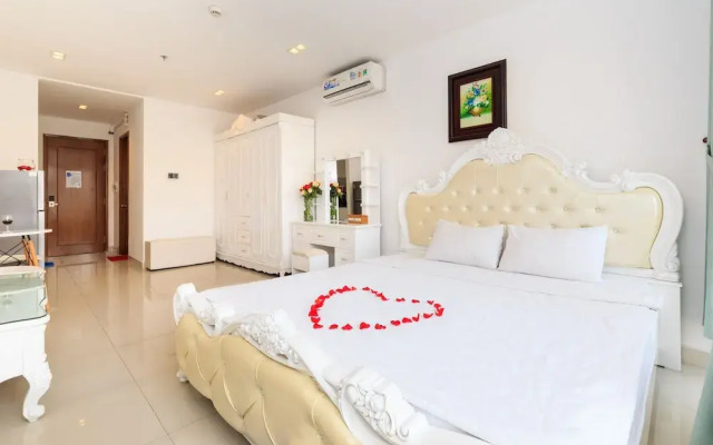 Le Hieu Apartment at Sky Center
