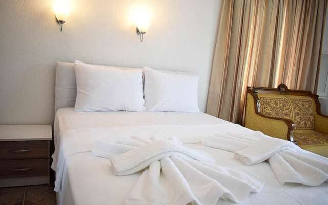 Saranda Teras Pansiyon