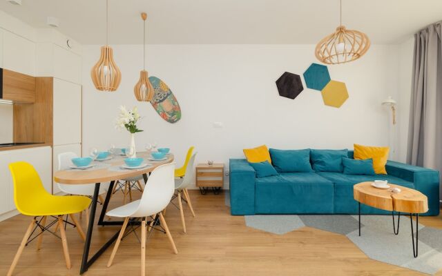Marynarska Modern Apartment by Renters
