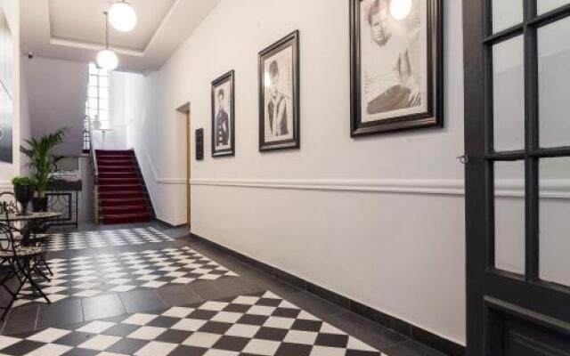 The Mood Luxury Rooms