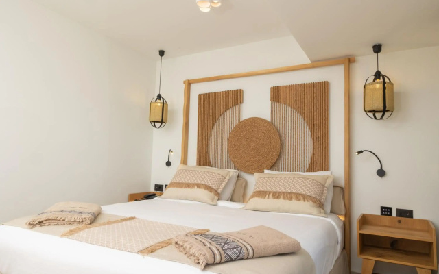 Cabana Blu Hotel & Suites