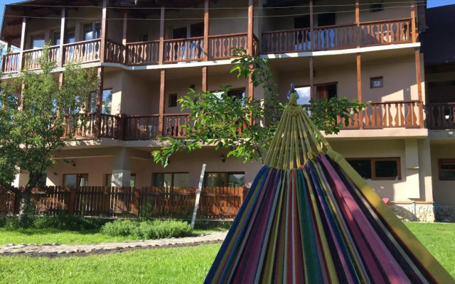 Pensiunea Anotimpuri by Casa Sandu