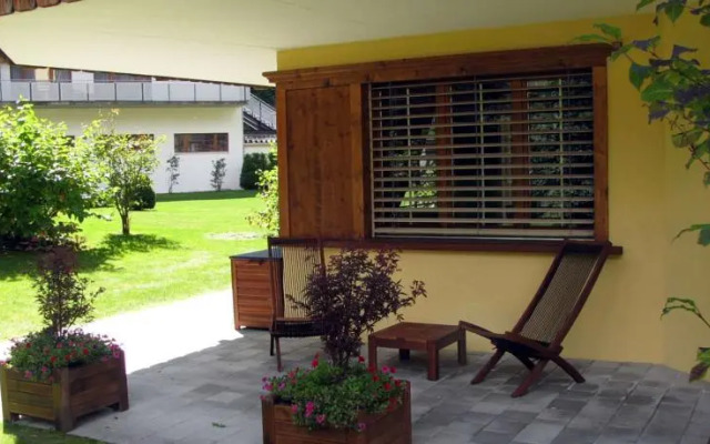 Haus Rätia, Klosters Platz