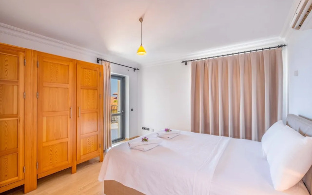 Fortuna Peninsula Apart