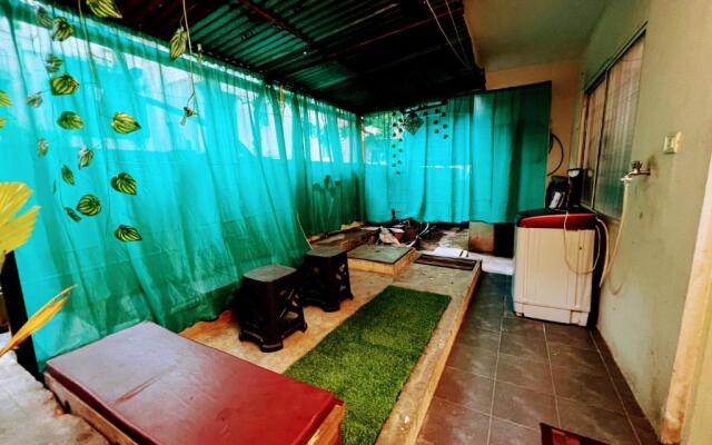 Delightful 2BHK with private veranda in the city.