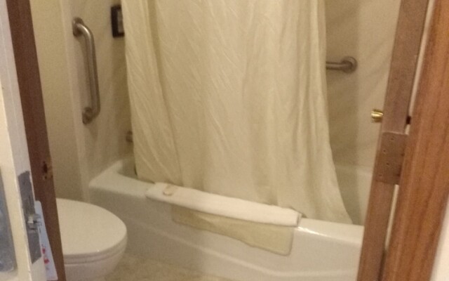 Travelodge By Wyndham Merrill