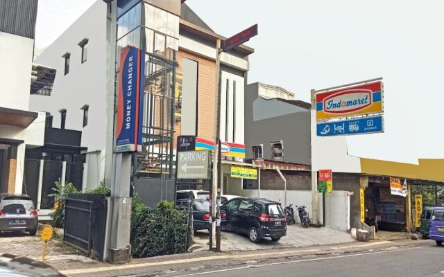 OYO 94728 Isleep Ciwalk