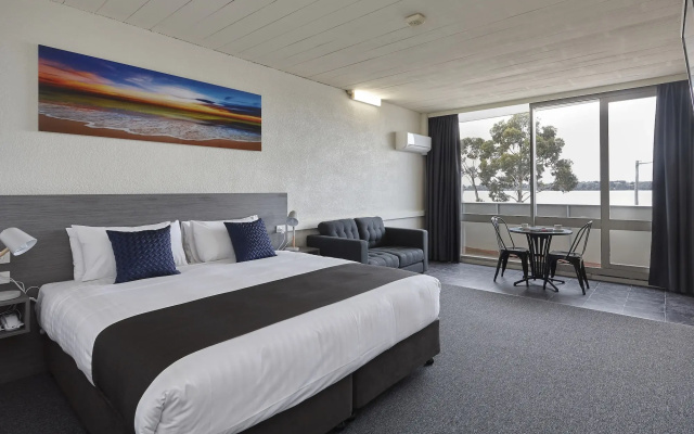 Bayside Hotel