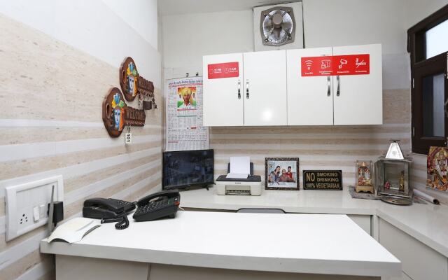 OYO 14971 C D Guest House