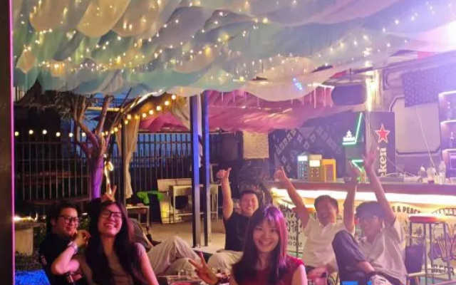 Dali Shengjiu Homestay (Longkan Wharf) – People – Dali