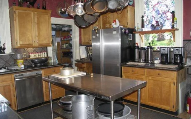 Robins Nest Bed & Breakfast