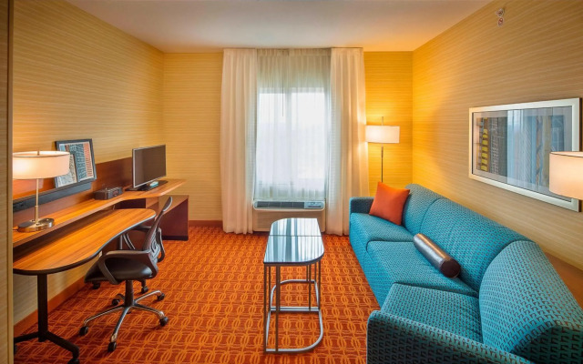 Fairfield Inn & Suites Monaca