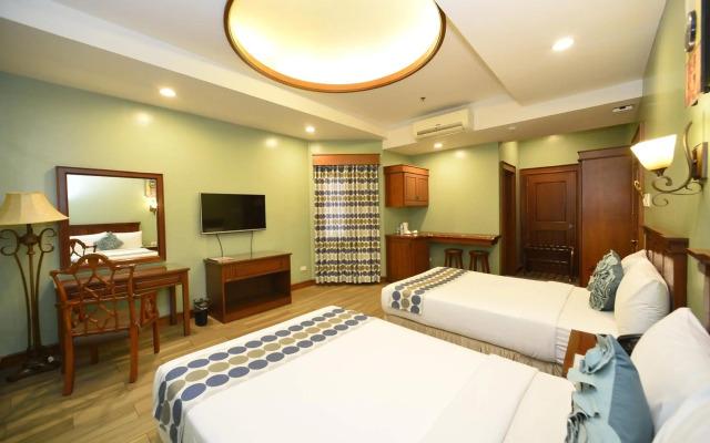 Paragon Hotel and Suites