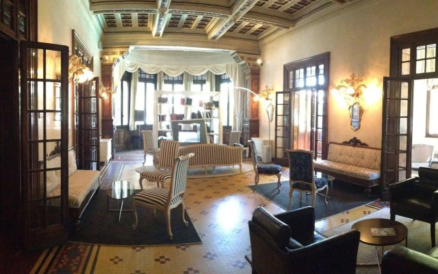 Hotel De la Ville