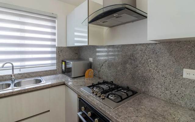 Modern 2BR Apartment - Paseo del Mar