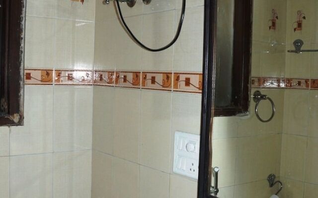 Maxfort Budget Hotel Gurgaon