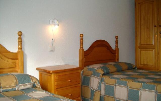 Alojamiento CR Cuatro Caminos