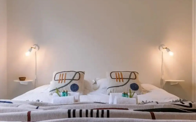 Warm Cozy Lateral Seaview Apartment