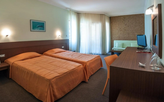 Jeravi Hotel