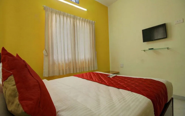 OYO 15427 Hotel Apple Grand