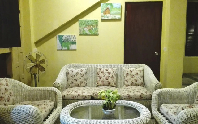 Luang Chumni Village