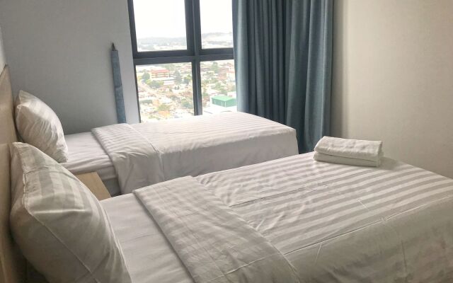One Amerin Mall & Suites