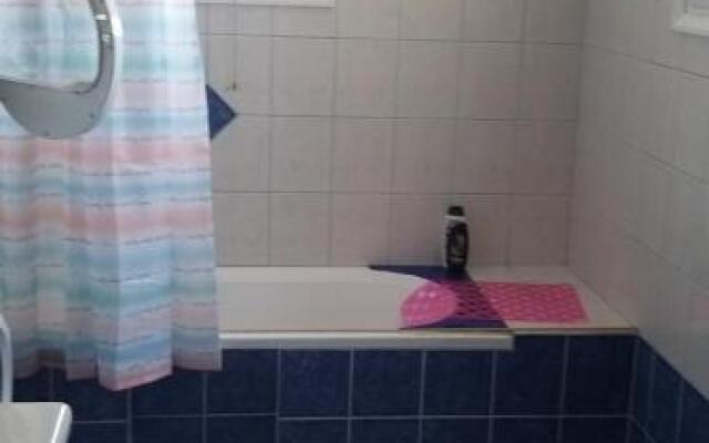 3 bedrooms house