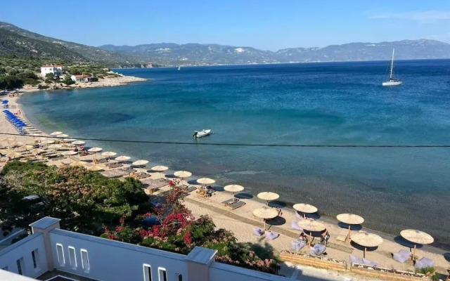 Nereides Seaside Apartments