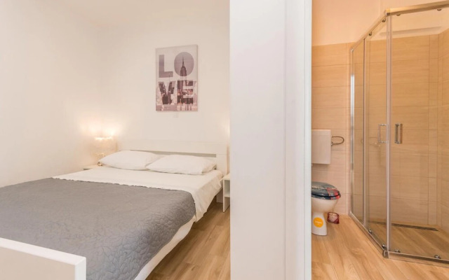 Amazing Apartment in Turanj With 1 Bedrooms and Wifi