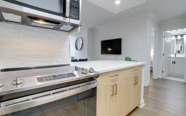 Modern & Charming Apt With Rooftop