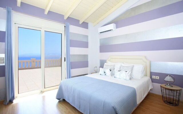 Villa Diktynna Embrace the Endless Blue