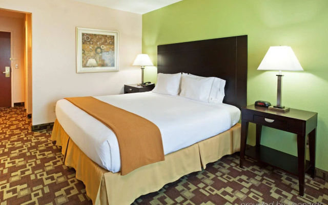 Holiday Inn Express Hotel & Suites Reidsville