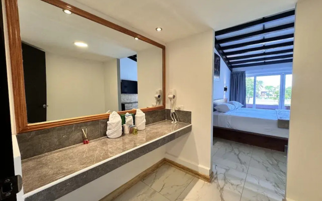 Hotel Tesoro Beach