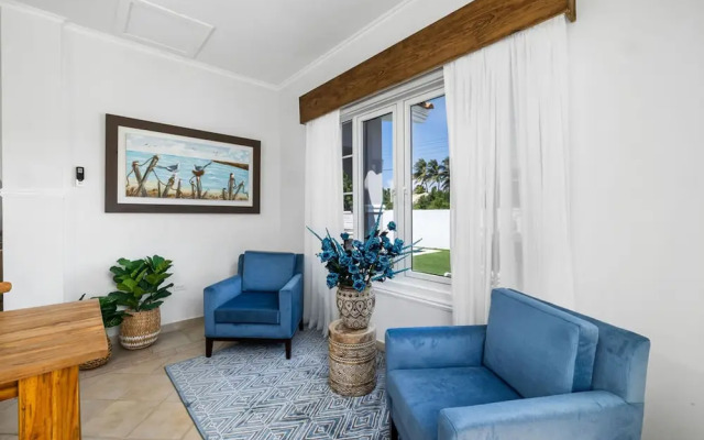 Remodeled 3br2ba Cozy Central Private Pool
