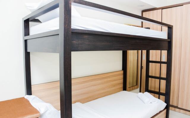 Cozy Studio At Evenciio Margonda Apartment