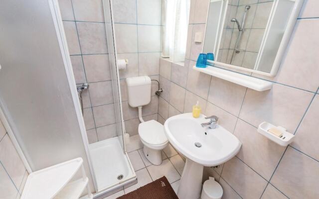 Stunning Home in Lovran With Wifi and 2 Bedrooms