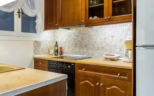 Chic flat in Kolonaki next to American Embassy