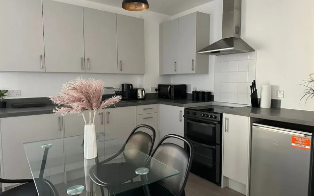 Immaculate 2-bed Apartment in East London