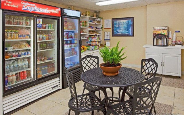 Sonesta Simply Suites Miami Airport Doral