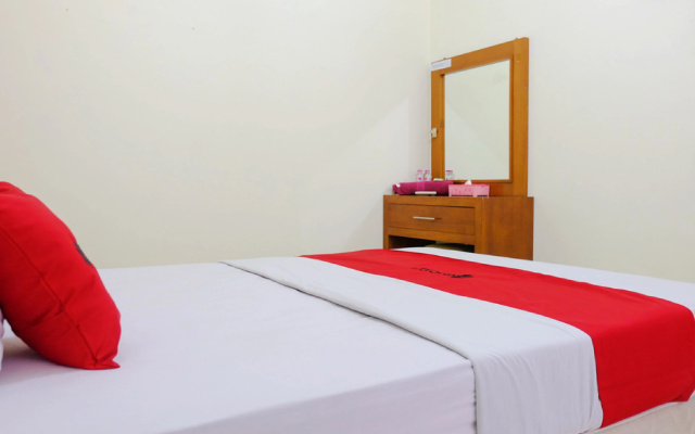 RedDoorz near Universitas Kristen Satya Wacana