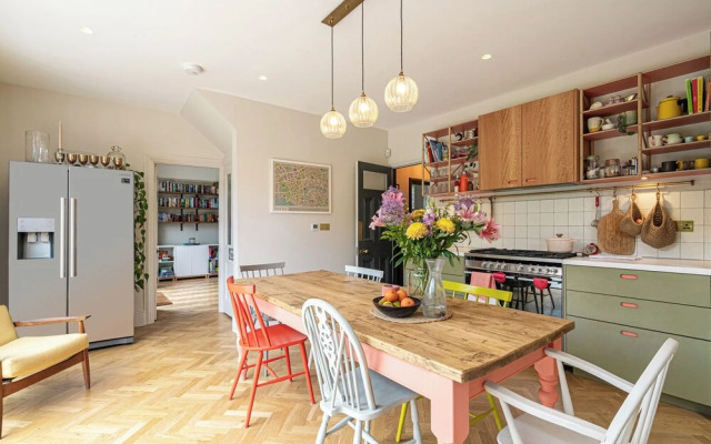 Chic and Colourful Family Home by Underthedoormat